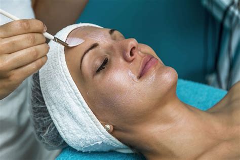 Facial Peels .